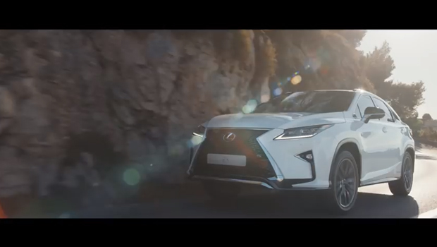 Der Lexus RX: Der Schlüssel zur Luxuswelt von Jude Law