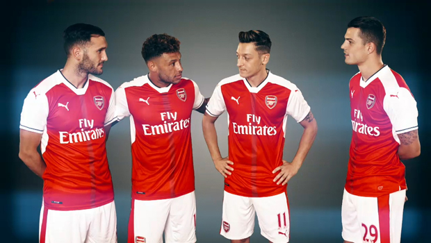 Xhaka_und_Oezil_bringen_Arsenal-Teamkollegen_Redensarten_naeher_Emirates