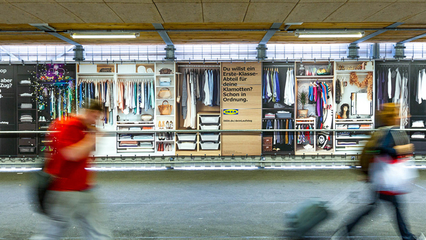 thjnk_Hamburg_IKEA_PAX-Catwalk_Hbf_Stuttgart