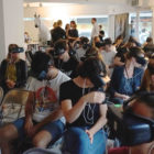 Nach-dem-Briefing-luden-VR-Brillen-zum-Einblick-in-die-Welt-der-Blick-Gruppe_low