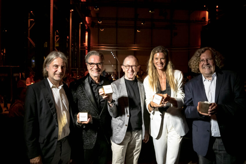 ADC Gala 2021_vlnr_Frank Bodin (ADC Präsident), Alberto Venzago (ADC Hall of Fame), Viktor Giacobbo (ADC Hon Circle), Nadja Schildknecht (ADC Hon Circle), Martin Spillmann (ADC Hall of Fame)