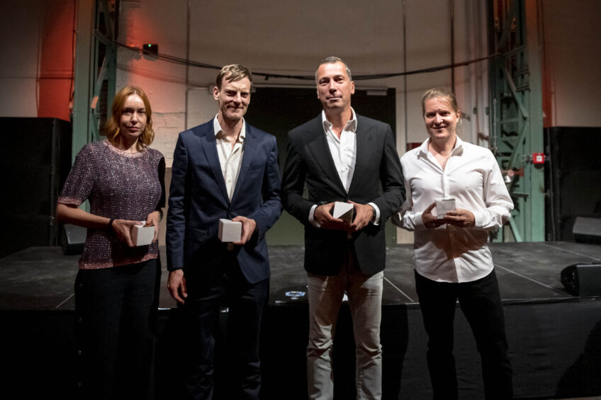 ADC Gala 2021_vlnr_Kerstin Netsch (NZZ), Claudio Gmür (NZZ), Thomas Wildberger (ADC Vorstand und Chefredaktion ADC Sonderausgabe 2021), Andy Lusti (ADC Member und Chefredaktion ADC Sonderausgabe 2021)