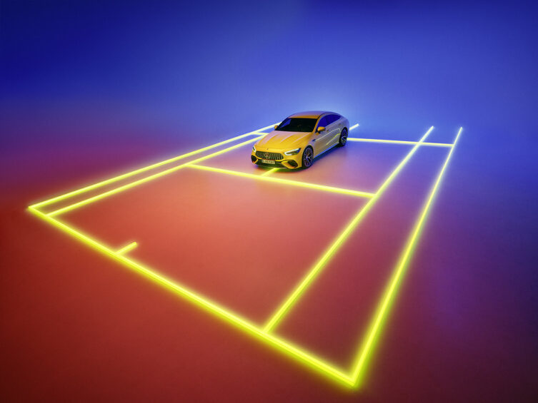 Roger Federer und Mercedes-Benz intensivieren ihre langjährige Partnerschaft mit der Initiative „Neon Legacy“Roger Federer and Mercedes-Benz intensify their longtime partnership with the launch of the initiative "Neon Legacy"