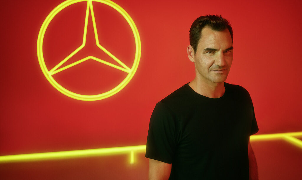 Roger Federer und Mercedes-Benz intensivieren ihre langjährige Partnerschaft mit der Initiative „Neon Legacy“Roger Federer and Mercedes-Benz intensify their longtime partnership with the launch of the initiative "Neon Legacy"